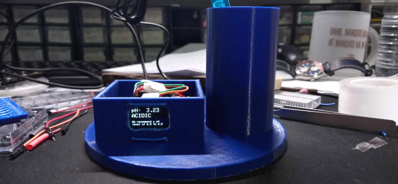 Arduino pH monitoring device with custom enclosure